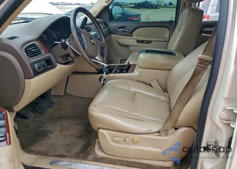 2013 Chevrolet Suburban C1500 Ltz z USA, uszkodzony, nr VIN 1GNSCKE08DR187629